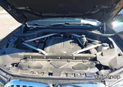 2021 BMW X7 xDrive40I z USA, uszkodzony, nr VIN 5UXCW2C01M9F27860